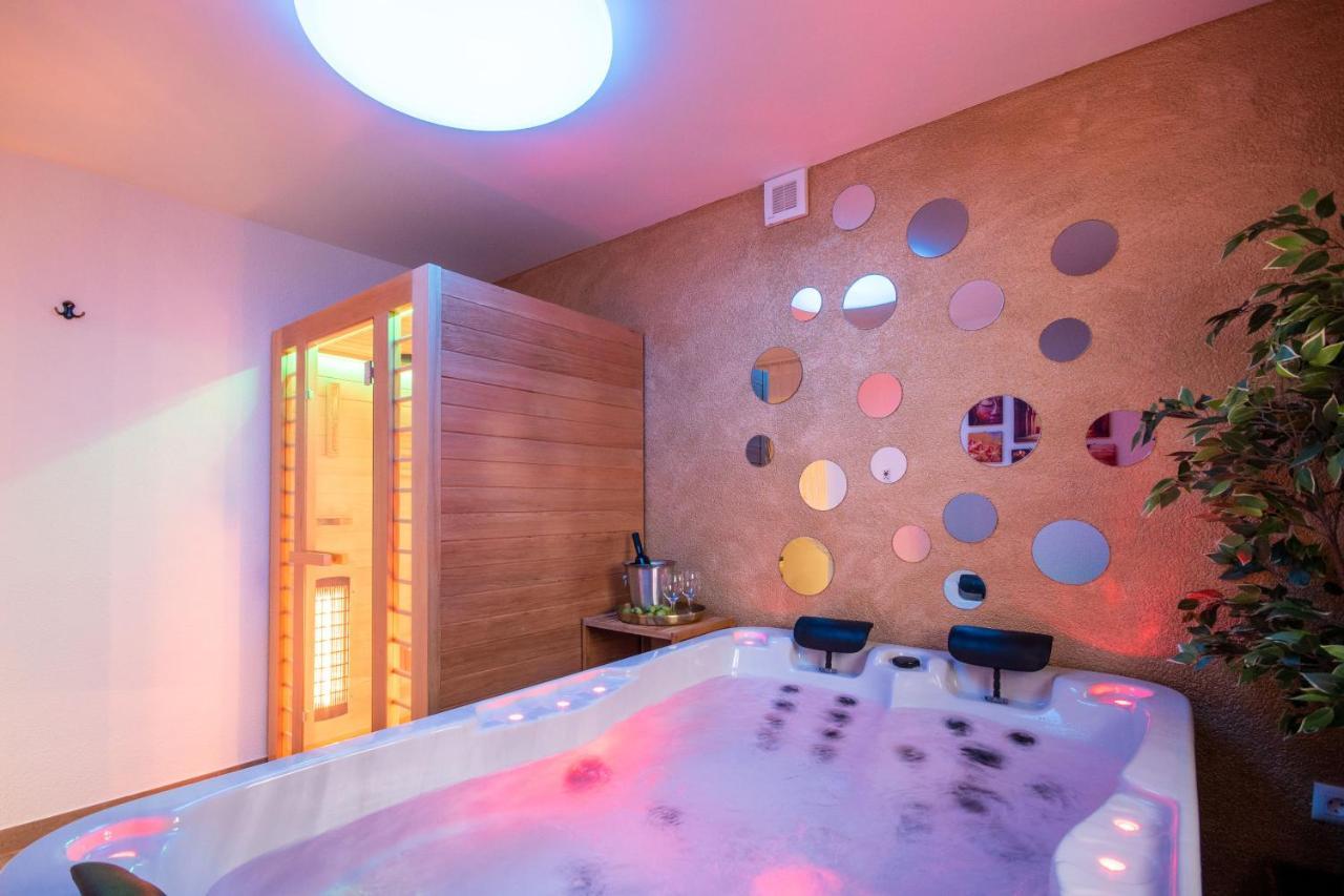 Wellness Studio D'Or - Exclusive New Apartment With Whirlpool, Sauna, Sunny Terrace, Private Parking Poreč Dış mekan fotoğraf