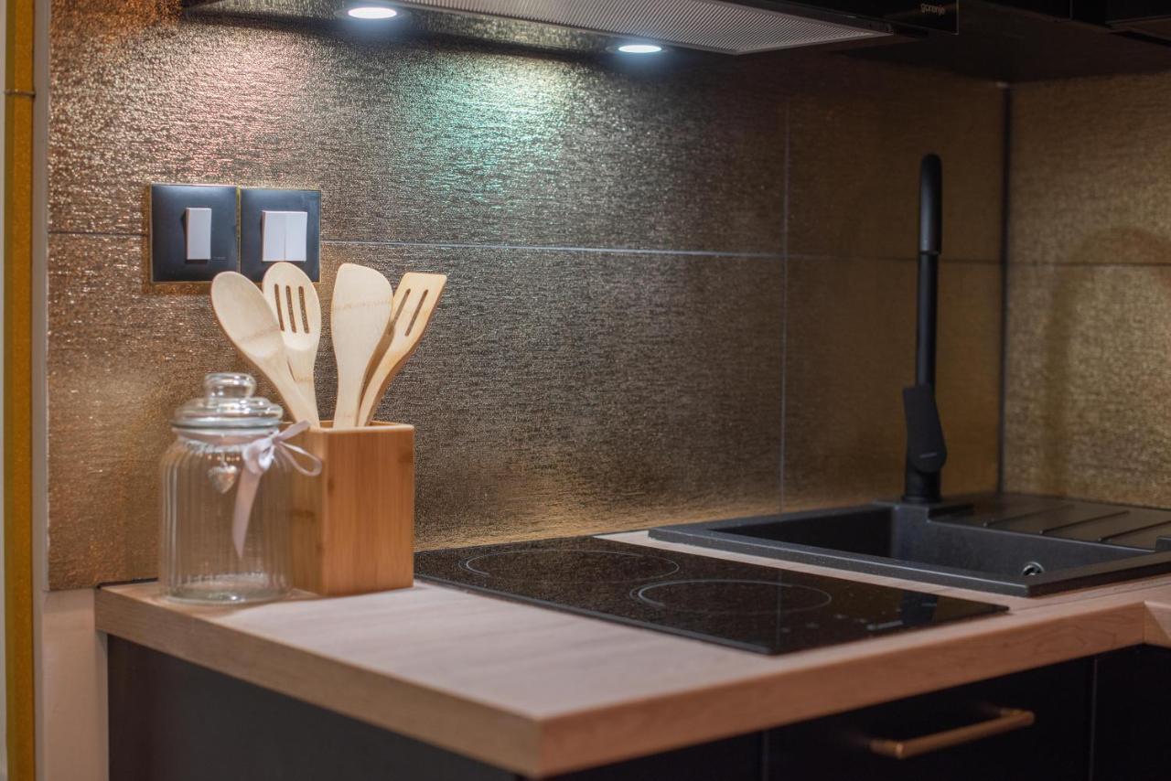 Wellness Studio D'Or - Exclusive New Apartment With Whirlpool, Sauna, Sunny Terrace, Private Parking Poreč Dış mekan fotoğraf